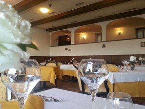 Lunch and dinner served - Albergo Zappa (Brusino Arsizio)