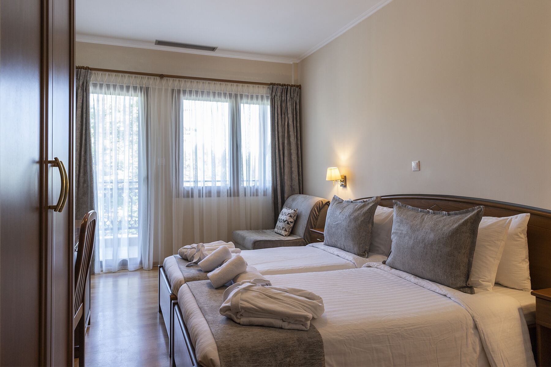 superior double room | 1 bedroom, egyptian cotton sheets, premium bedding, minibar