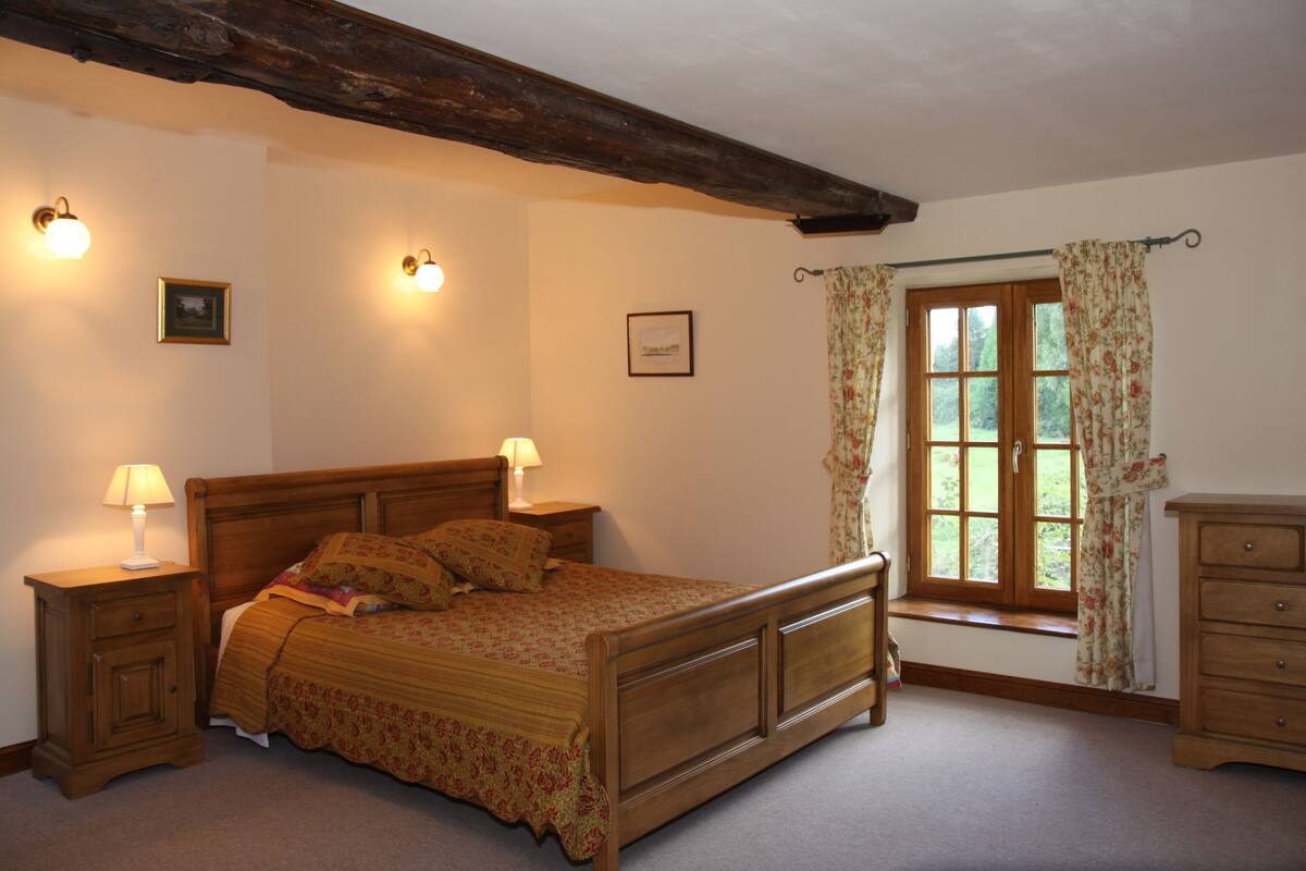 Double Room | Iron/ironing board, free cribs/infant beds