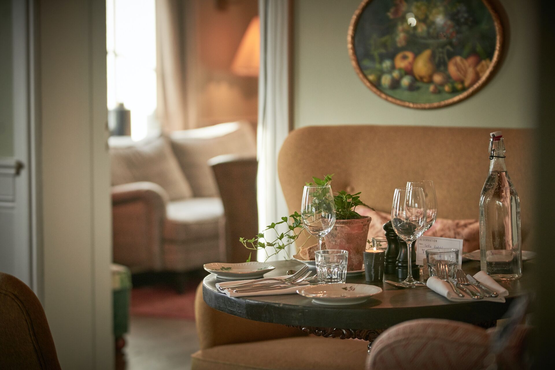 lunch and dinner served, local cuisine