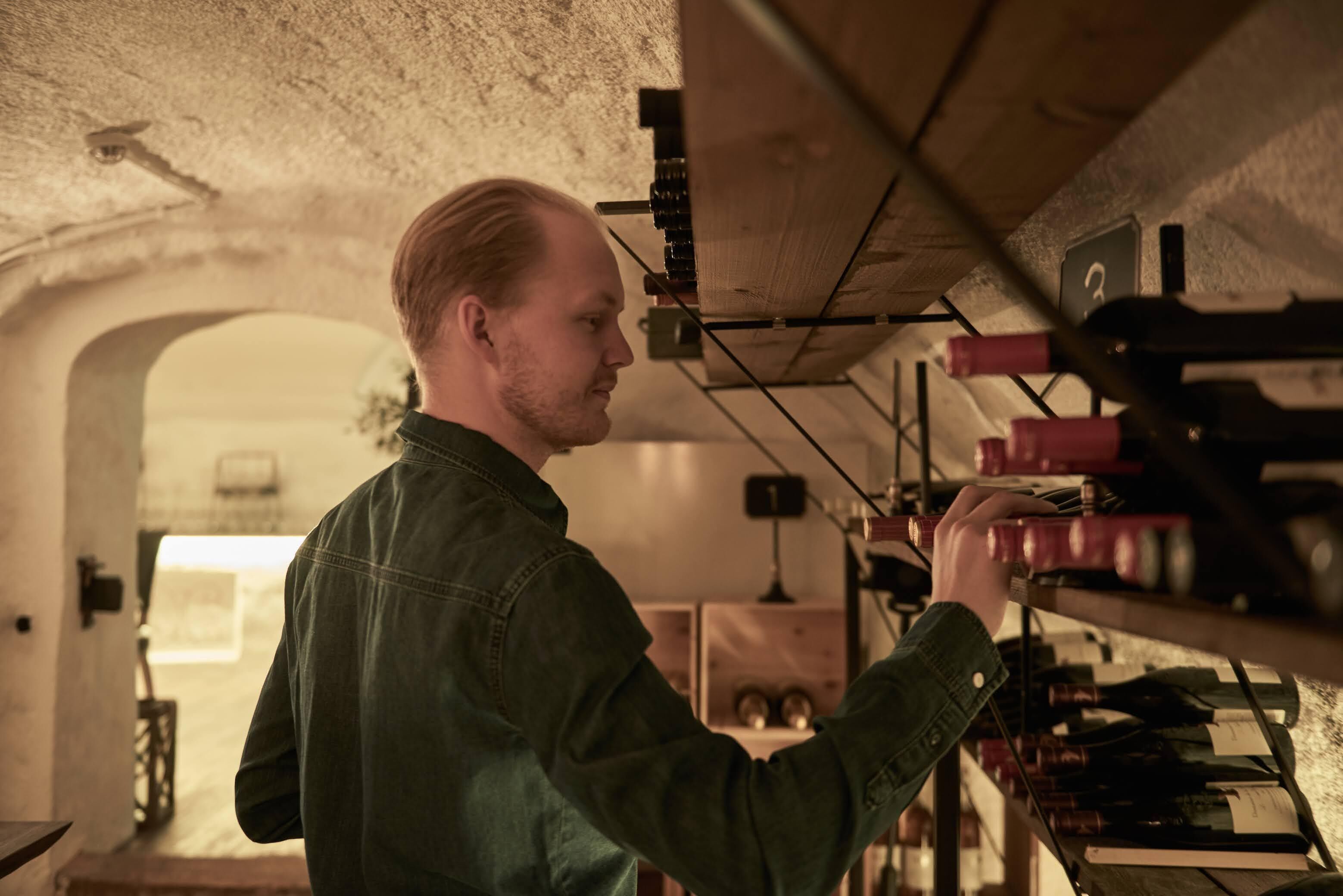 lunch and dinner served, local cuisine