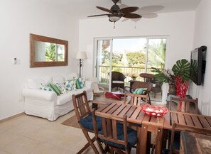 Superior Apartment, 2 Bedroom | Servicio a la habitación