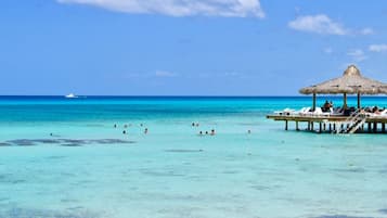 Spiaggia privata, sabbia bianca, cabine da spiaggia gratuite