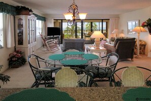 Apartment, 2 Schlafzimmer | Eigene Küche | Mikrowelle, Ofen, Geschirrspüler, Wasserkocher mit Kaffee-/Teezubehör