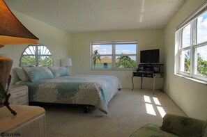 Condo, 2 Bedrooms