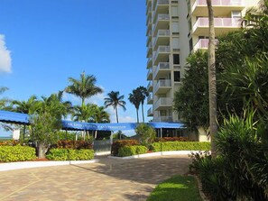 Property grounds - Estero Beach & Tennis 307a 1 Bedroom Condo (Fort Myers Beach)