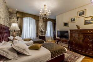 Luxury Suite Piaca - Other location, 3 min away | 高級寢具、房內夾萬、獨特設計、獨特裝修