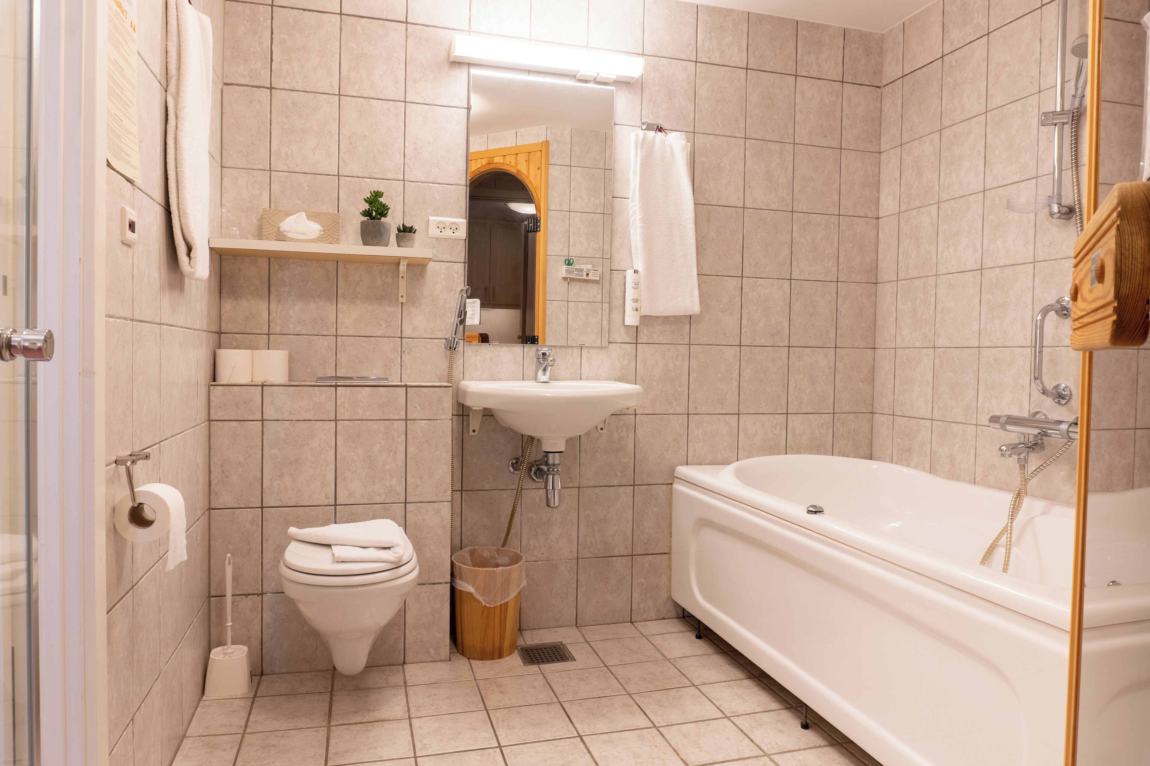 deluxe double room, sauna | bathroom | free toiletries, hair dryer, towels, soap
