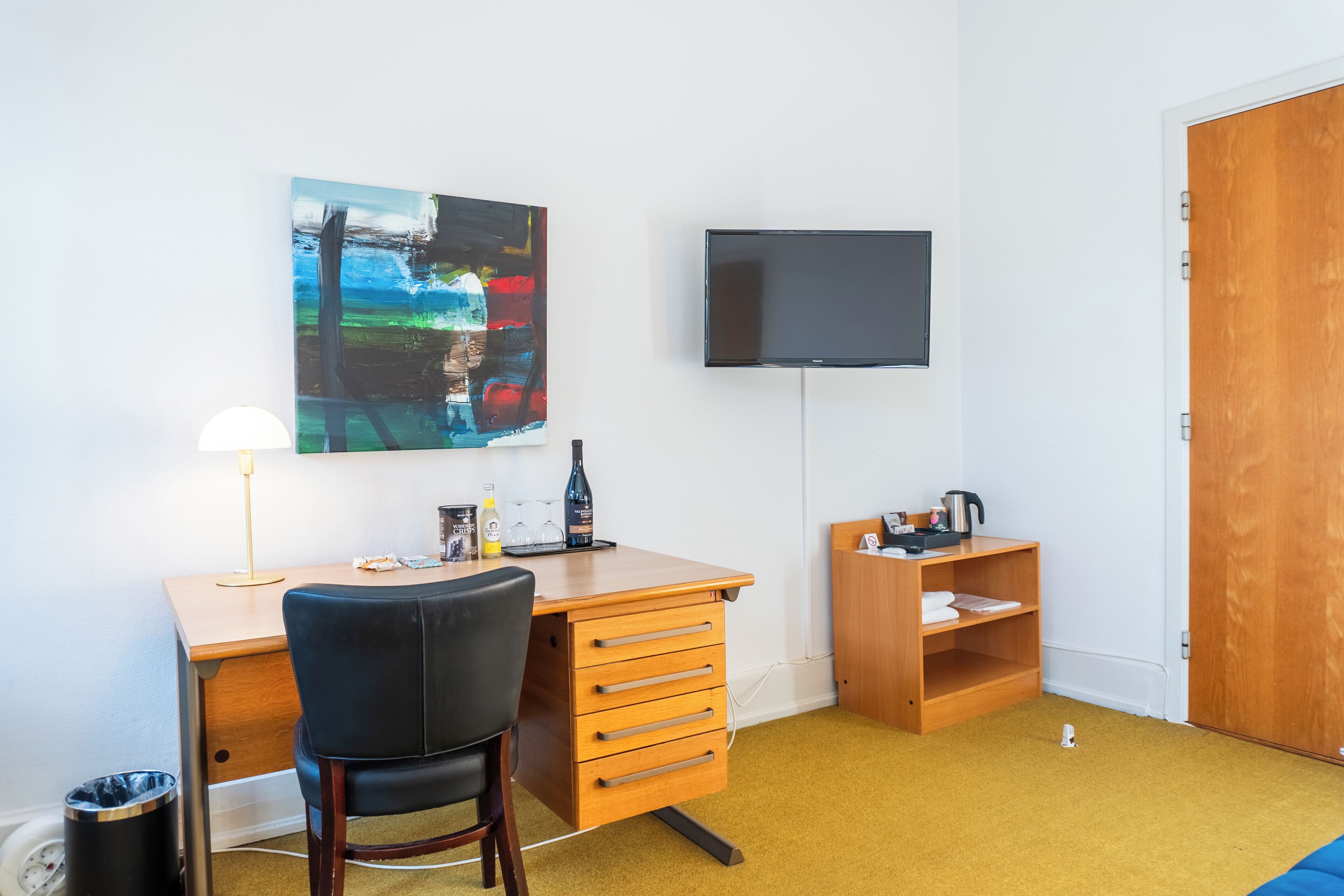 economy double room | 1 bedroom, hypo-allergenic bedding, down duvets, pillow-top beds