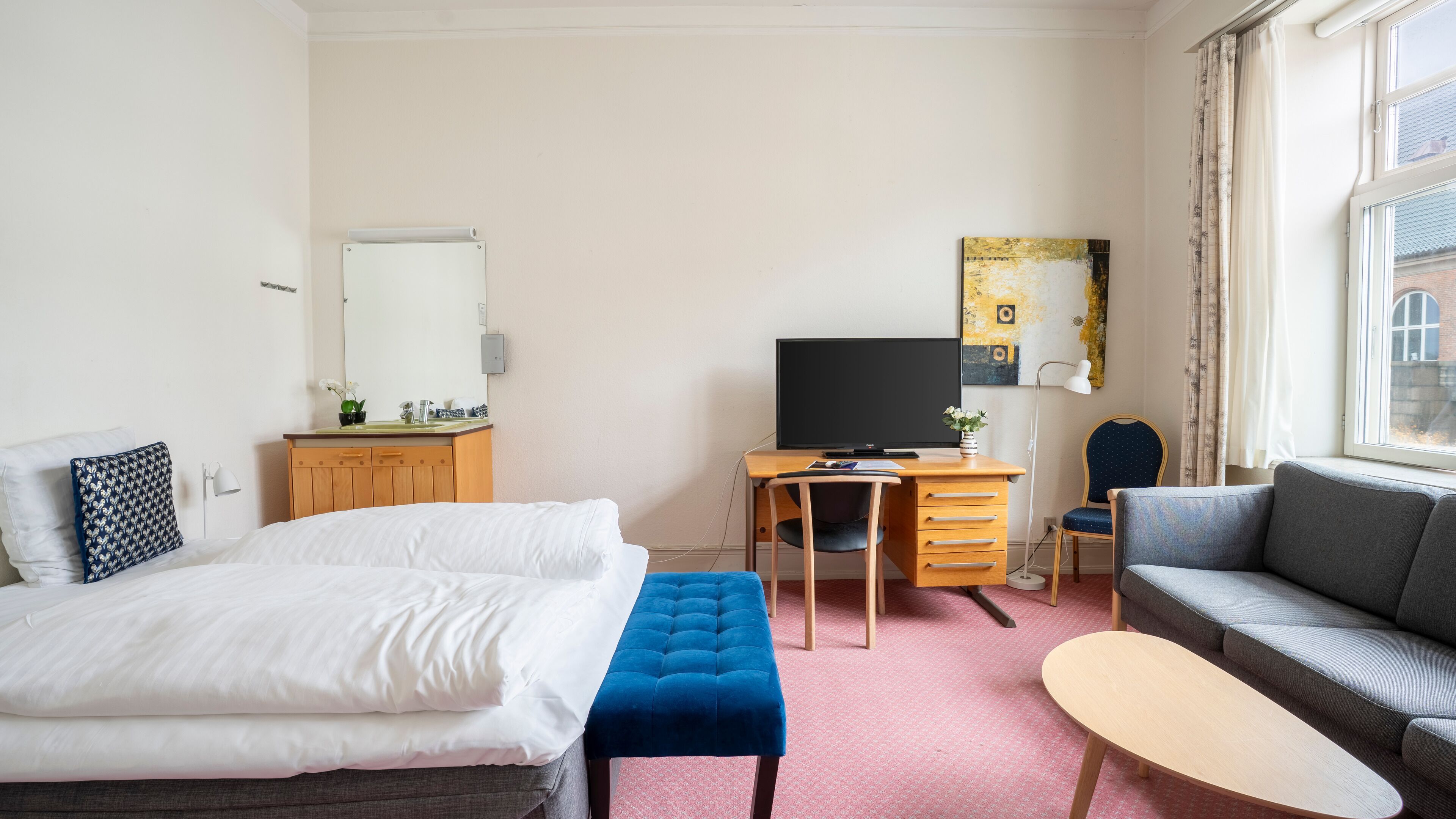 基本公寓 | 防敏寢具、羽絨被、特厚豪華床墊、迷你吧