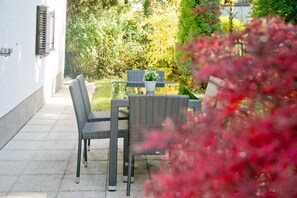 Outdoor dining - Salzburg Cottage (Salzburg)