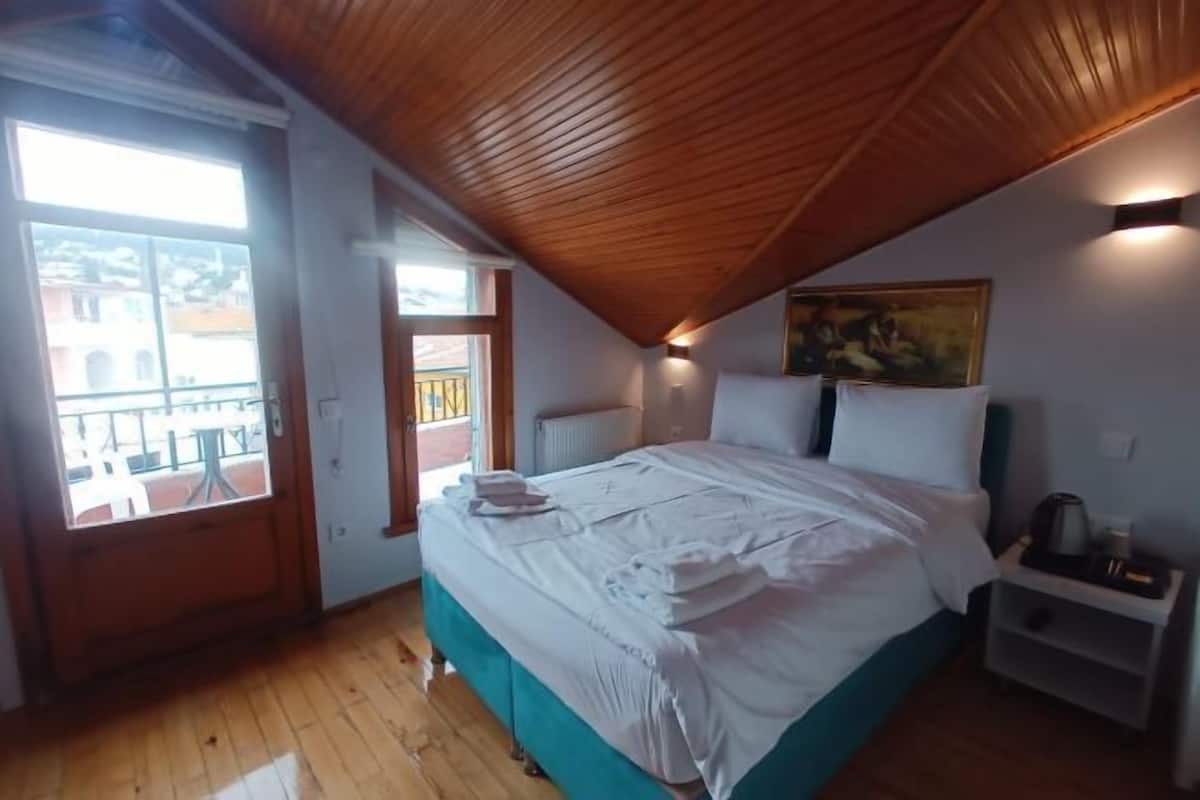 1 habitación, ropa de cama de alta calidad y escritorio