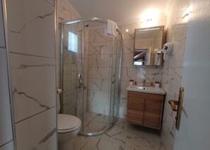 Panoramic Room, 1 Bedroom, Lanai, City View | Bathroom | Shower, free toiletries, hair dryer, slippers - Buyukada Cinar Hotel  (Adalar)