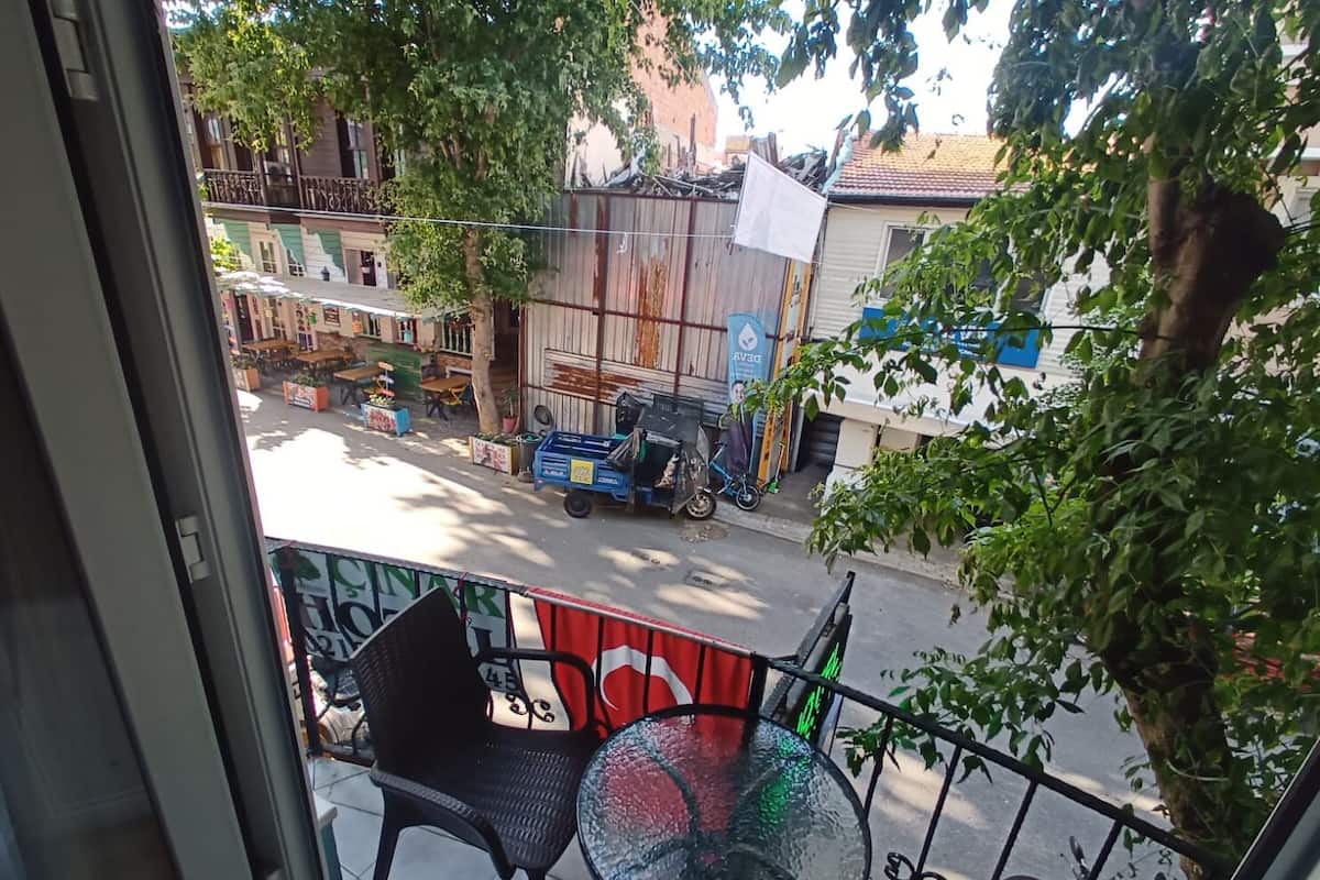 Comfort Room, 1 Queen Bed, Smoking, City View | 1 bedroom, premium bedding, desk, laptop workspace