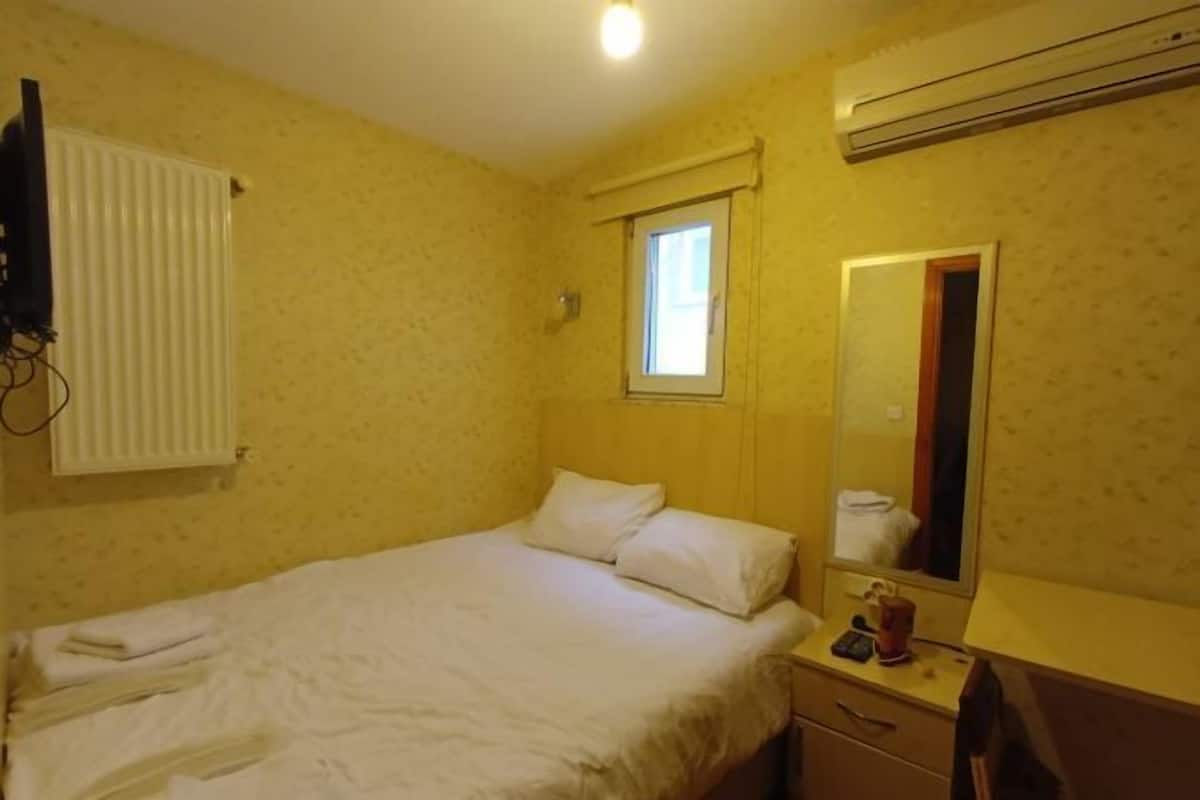 1 habitación, ropa de cama de alta calidad y escritorio