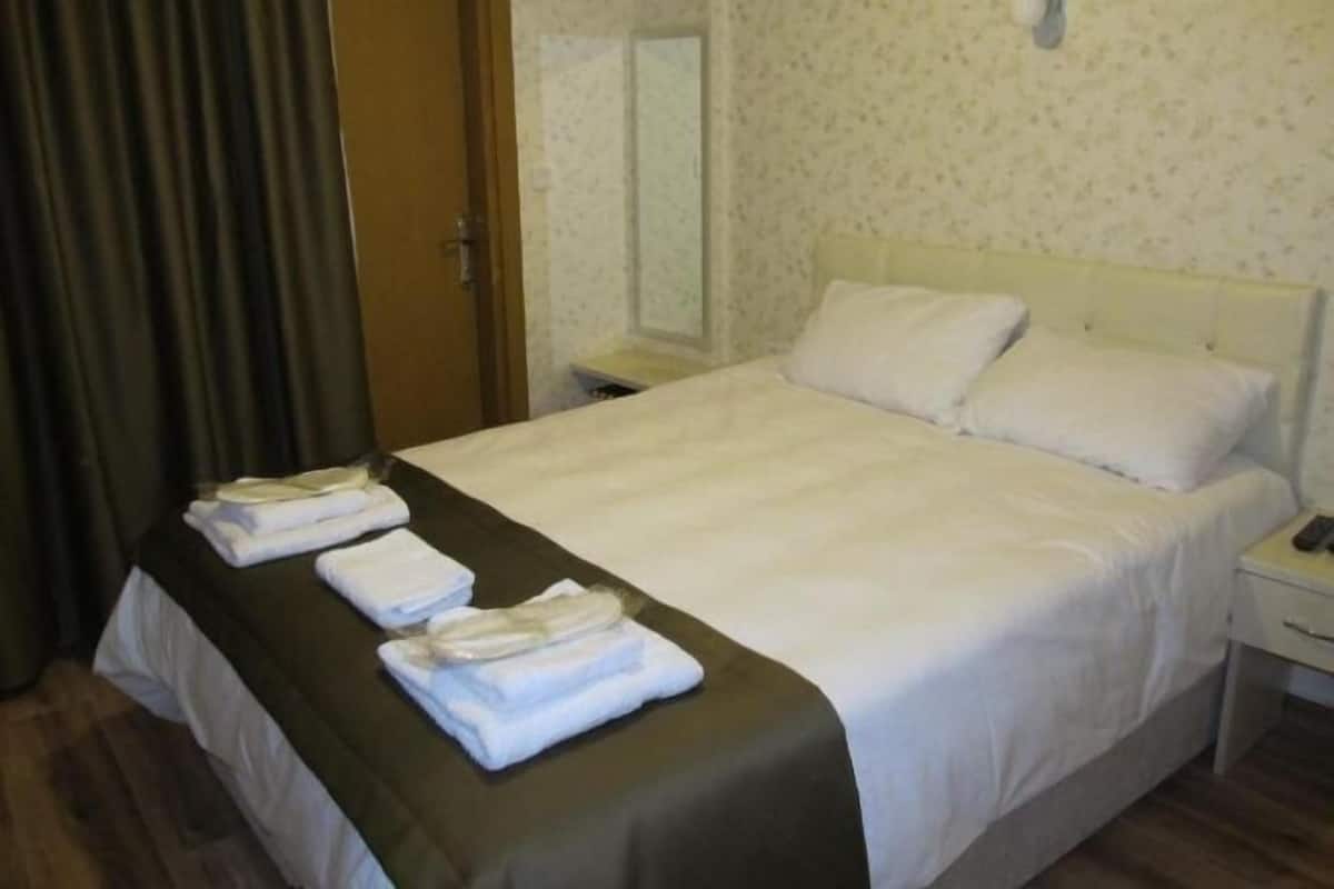1 habitación, ropa de cama de alta calidad y escritorio