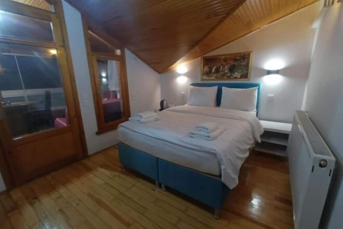 1 habitación, ropa de cama de alta calidad y escritorio
