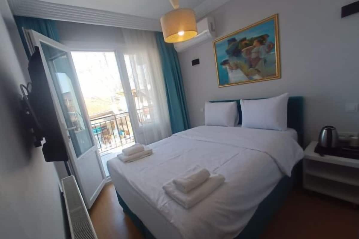 1 habitación, ropa de cama de alta calidad y escritorio