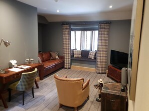 Flat-screen TV - The Fence Gate Lodge (Burnley)