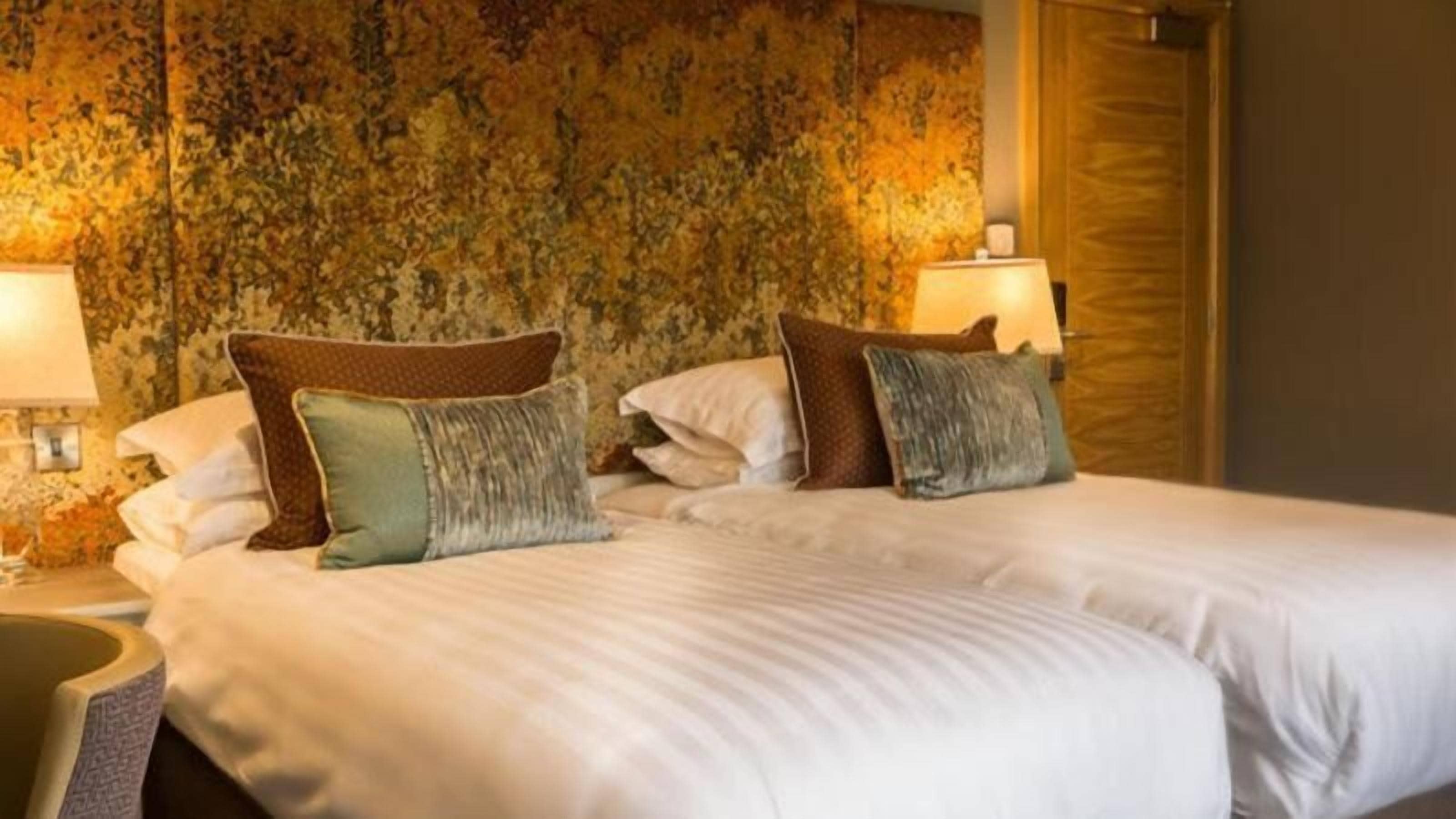 superior double or twin room | 1 bedroom, desk, soundproofing, iron/ironing board