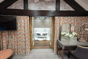 Honeymoon Room