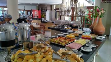 Desayuno buffet incluido todos los días