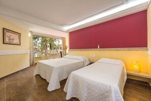 Quarto Premium | Minibar, free cots/infant beds, rollaway beds, free WiFi