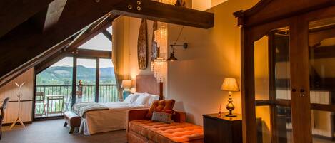 1 bedroom, in-room safe, individually decorated, individually furnished