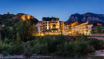 Front of property - evening/night