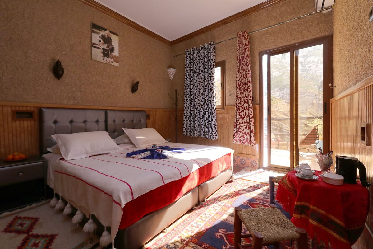 Suite, balkon (Akswal) | Een kluis op de kamer, verduisterende gordijnen, geluiddichte muren