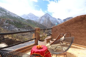 Suite, balcon (Tamsoult) | Vue sur les montagnes