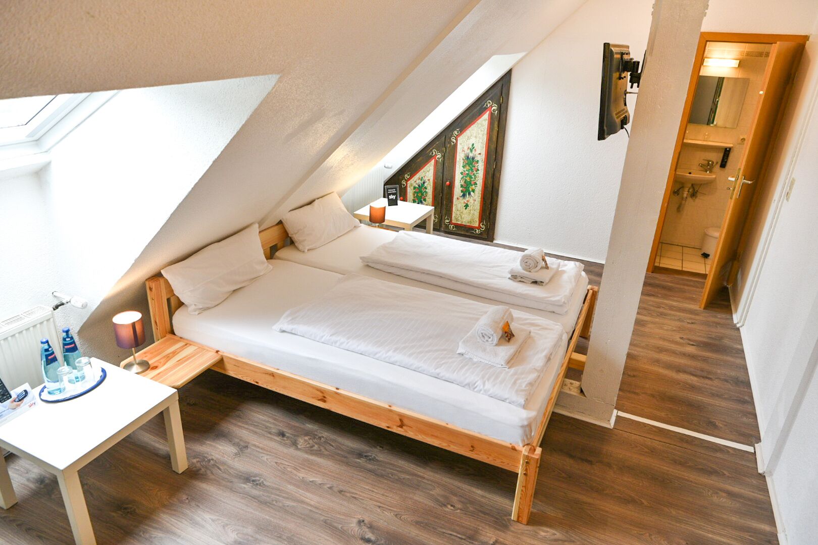 basic room, 2 bedrooms, non smoking | 2 bedrooms, iron/ironing board, free wifi, bed sheets