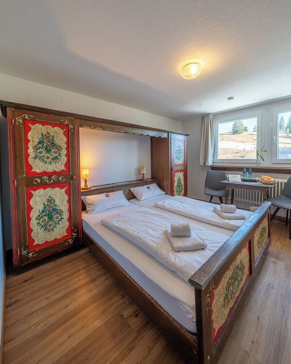 Iron/ironing board, free WiFi, bed sheets - Boutique Hotel Kokoschinski (Feldberg)