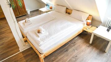 Basic-Zimmer, 2 Schlafzimmer, Nichtraucher | Bügeleisen/Bügelbrett, kostenloses WLAN, Bettwäsche