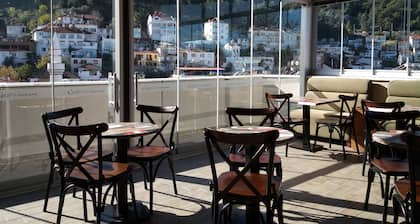 Sakura Hostel & Pub