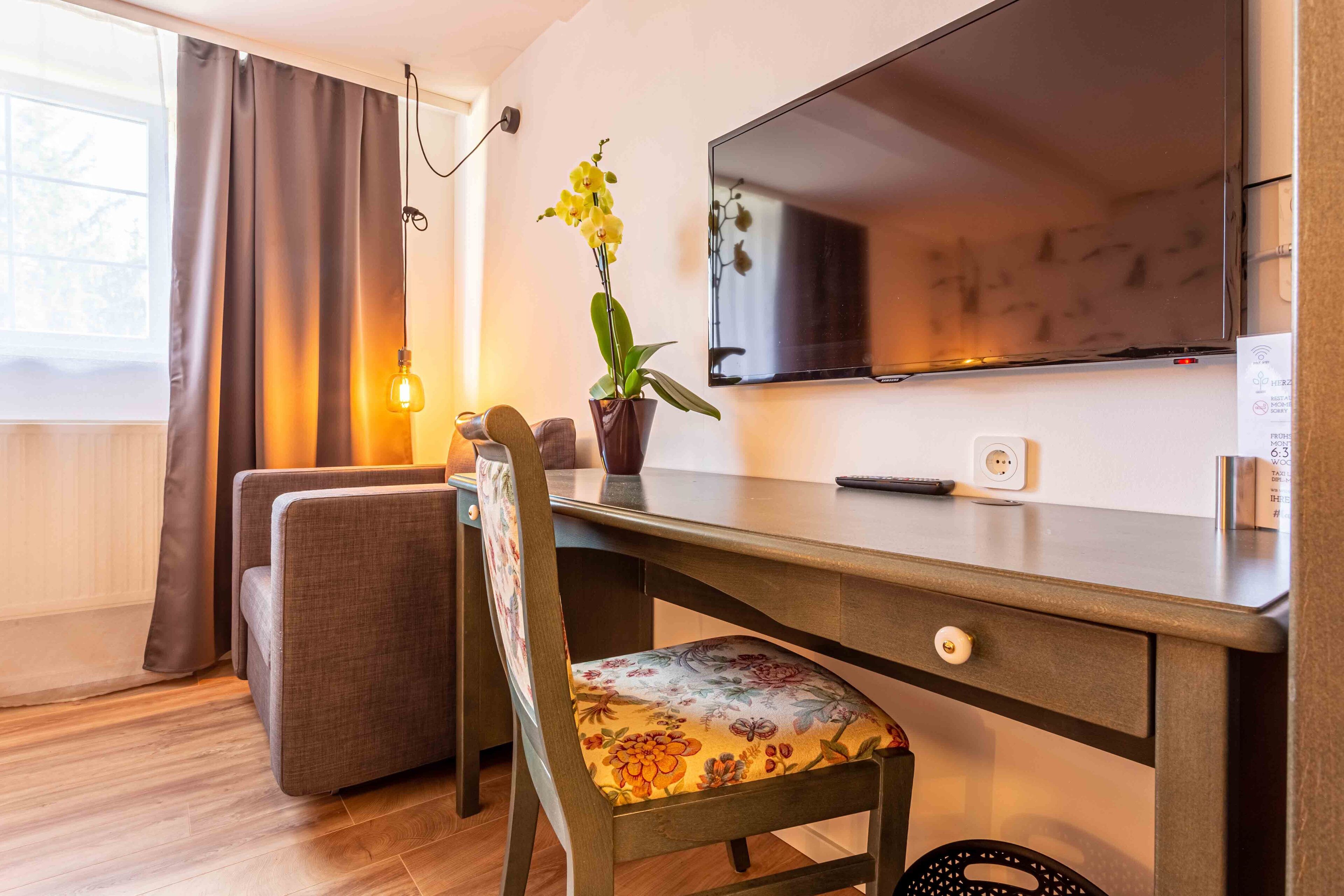 double room | 1 bedroom, hypo-allergenic bedding, down duvets, individually decorated