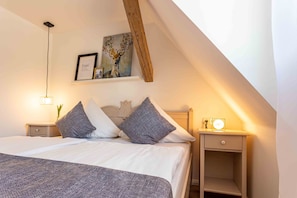 Suite | Hypo-allergenic bedding, down duvets, individually decorated - Landhotel Gutshof (Hartenstein)