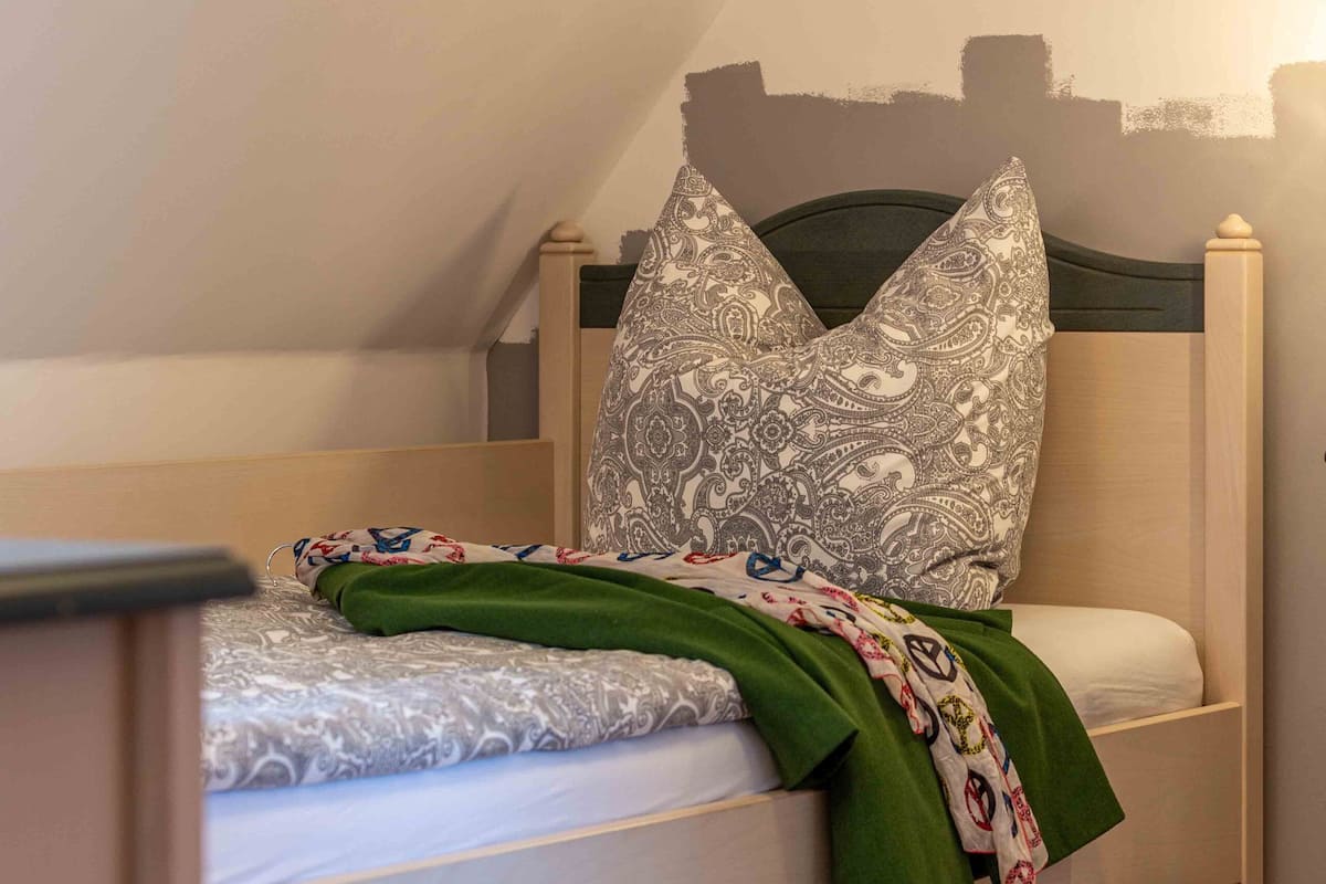 single room | 1 bedroom, hypo-allergenic bedding, down duvets, individually decorated