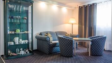 Suite | 1 bedroom, hypo-allergenic bedding, down duvets, individually decorated