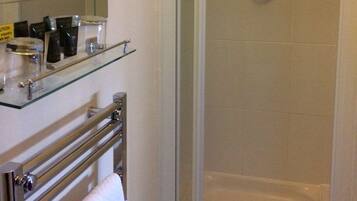 Classic Twin Room, Ensuite, Garden View (Room 3) | Bathroom