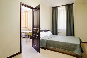 コンフォート ダブルルーム | アイロン / アイロン台、可動式ベッド、WiFi (無料)