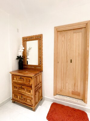 奢華客房, 1 張標準雙人床 (1 Double and 1 Single Bed) | 1 間睡房、意大利 Frette 床單、高級寢具、羽絨被