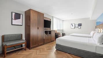Camas con pillow-top, caja de seguridad en la habitación y escritorio