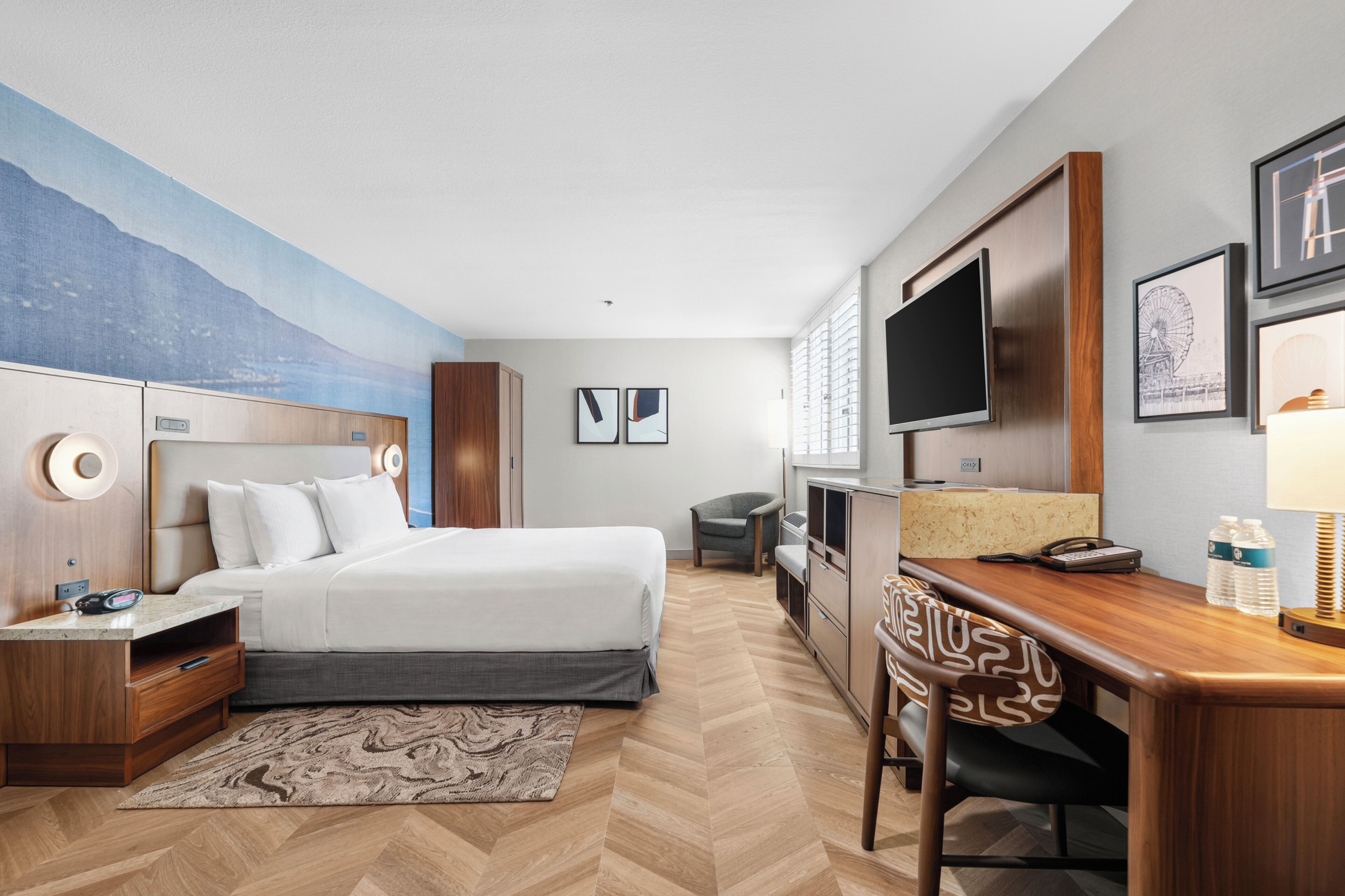 Surmatelas, coffres-forts dans les chambres, bureau
