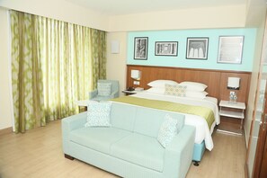 Pillow-top beds, minibar, in-room safe, desk - Fairfield by Marriott Visakapatnam (Visakhapatnam)