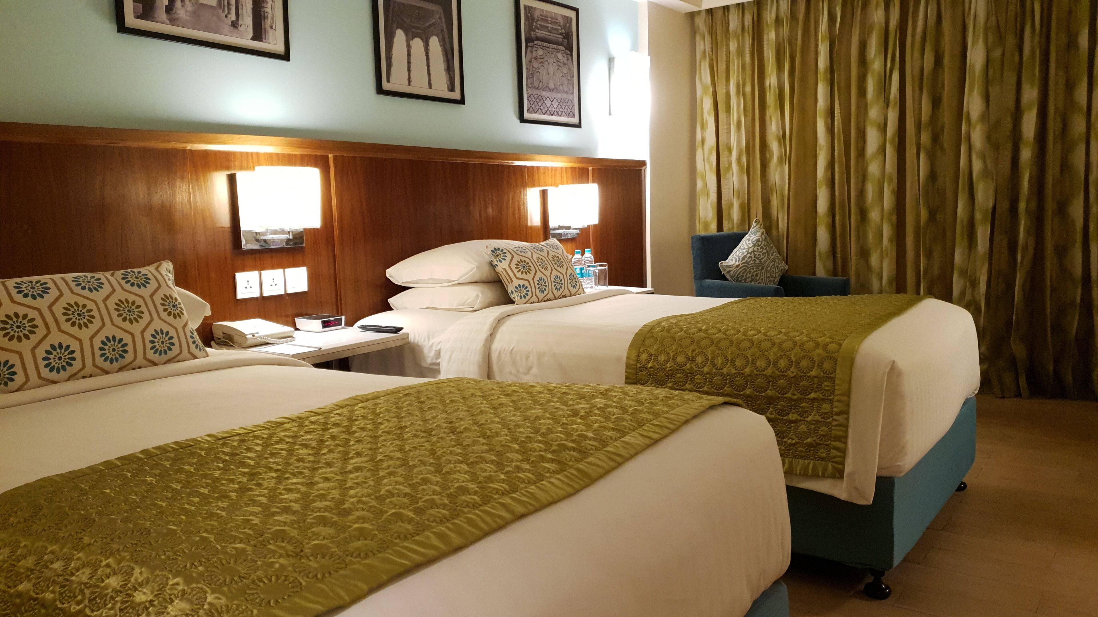 deluxe room, 2 single beds | 1 bedroom, pillow-top beds, minibar, in-room safe