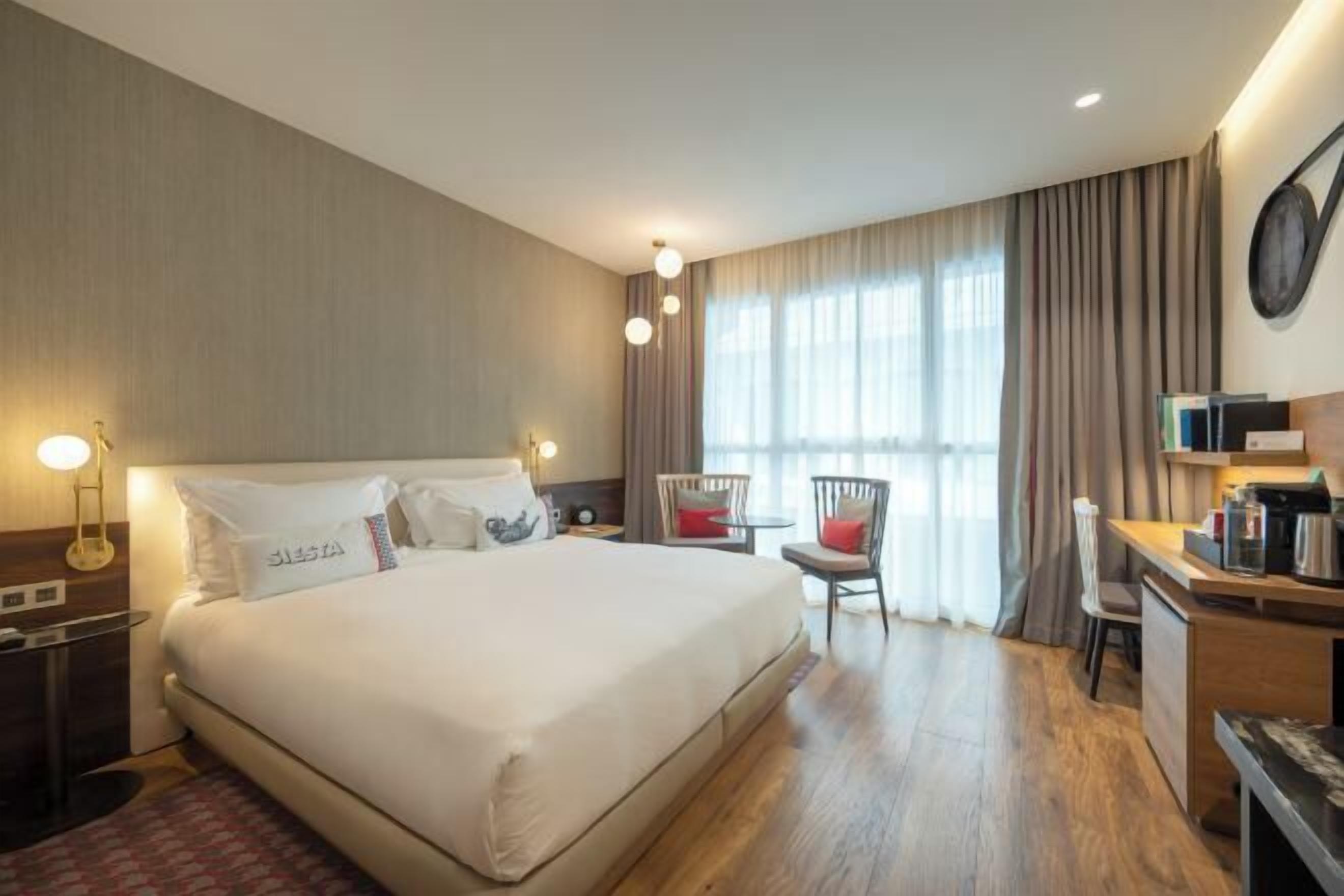 Premium bedding, minibar, in-room safe, desk