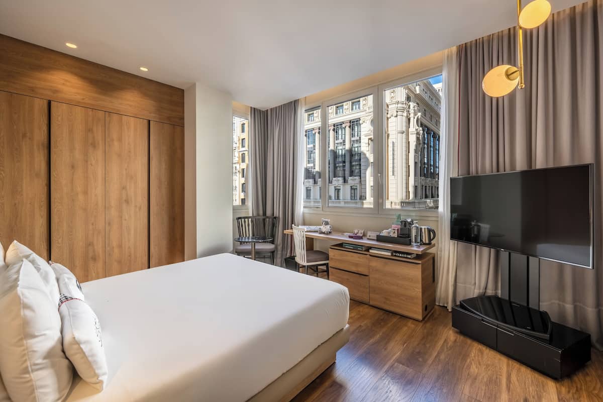 Room, 1 King Bed (Gran Via View) | Premium bedding, minibar, in-room safe, desk