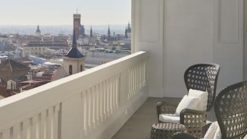 Hochwertige Bettwaren, Minibar, Zimmersafe, Schreibtisch