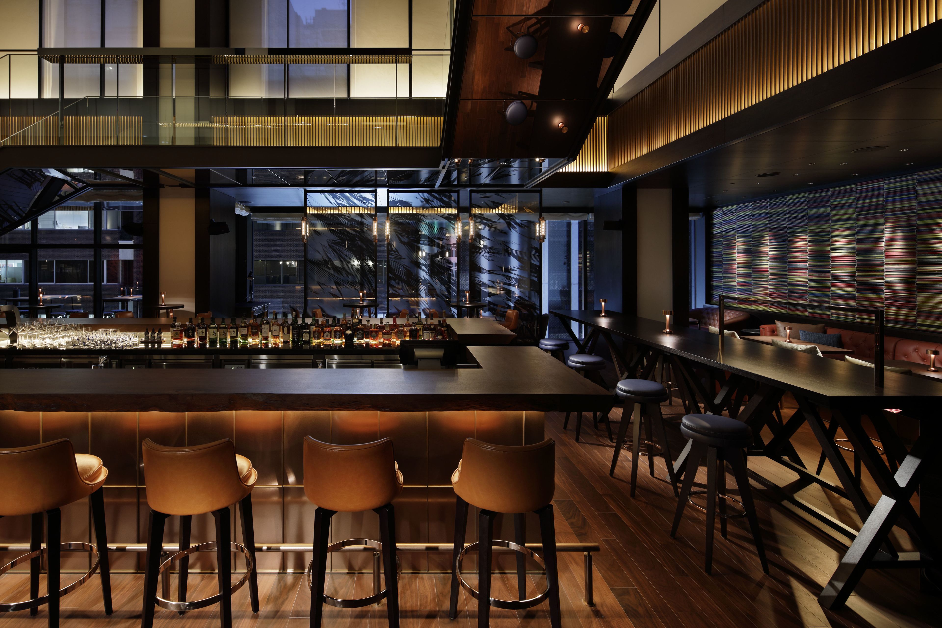 Bar (trong khuôn viên)